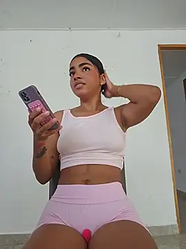 Snapshot of Milu_Luthor chatting on May 12, 1:08 pm Milu Luthor online show from May 12, 1:08 pm