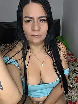Snapshot of cataleya-latina chatting on July 3, 3:24 am cataleya-latina online show from July 3, 3:24 am