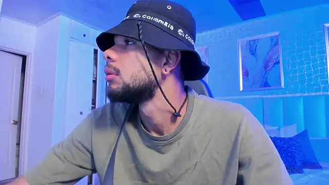 Snapshot of cero_khalifa chatting on April 17, 11:46 am cero khalifa online show from April 17, 11:46 am