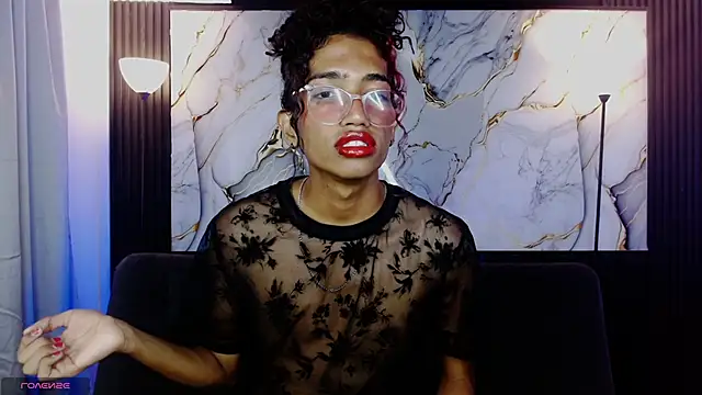 Snapshot of triiangel_latinboy chatting on May 7, 12:38 am triiangel latinboy online show from May 7, 12:38 am