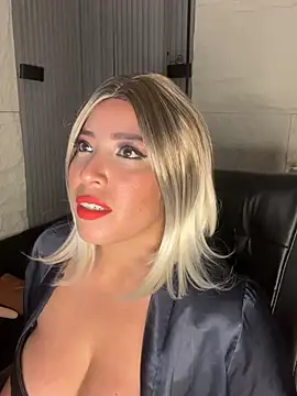 Snapshot of SamaraMontero chatting on April 9, 3:17 am SamaraMontero online show from April 9, 3:17 am