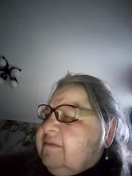 Snapshot of MartaMia68 chatting on April 18, 4:33 pm MartaMia68 online show from April 18, 4:33 pm