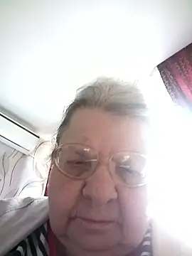 Snapshot of MartaMia68 chatting on April 25, 1:52 pm MartaMia68 online show from April 25, 1:52 pm