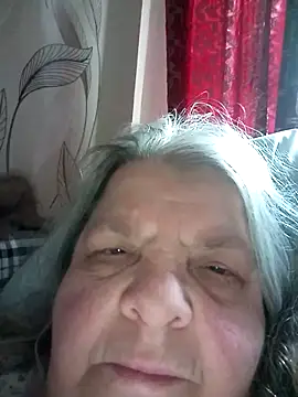 Snapshot of MartaMia68 chatting on April 26, 5:49 am MartaMia68 online show from April 26, 5:49 am