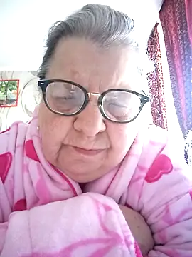 Snapshot of MartaMia68 chatting on May 4, 5:14 am MartaMia68 online show from May 4, 5:14 am
