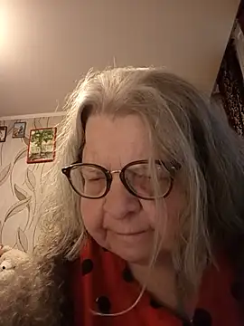 Snapshot of MartaMia68 chatting on May 30, 5:54 pm MartaMia68 online show from May 30, 5:54 pm