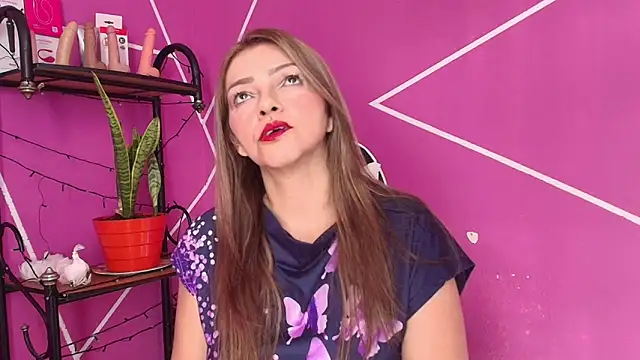 Snapshot of CarolMis_79 chatting on June 10, 12:37 pm CarolMis 79 online show from June 10, 12:37 pm