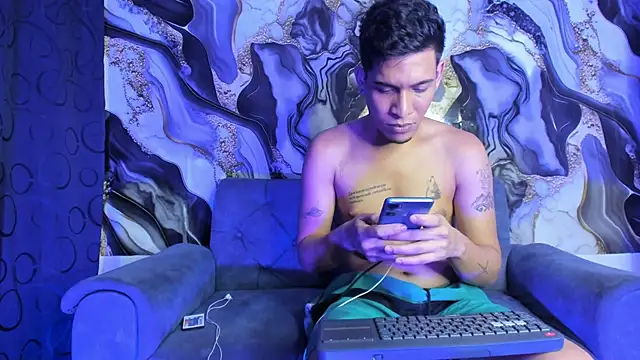 Snapshot of Mateo_and_Jose chatting on May 16, 4:09 am Mateo and Jose online show from May 16, 4:09 am
