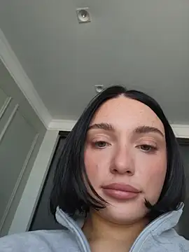 LucyHotty  online show from April 11, 9:46 am