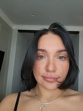 LucyHotty  online show from April 13, 10:10 am