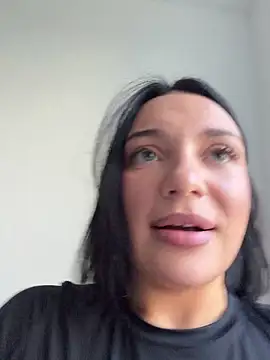 Snapshot of LucyHotty_ chatting on April 18, 10:08 am LucyHotty online show from April 18, 10:08 am