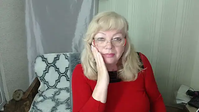 Snapshot of LavandaMay chatting on May 4, 7:10 pm LavandaMay online show from May 4, 7:10 pm