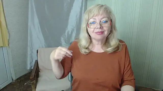 Snapshot of LavandaMay chatting on May 12, 7:22 pm LavandaMay online show from May 12, 7:22 pm