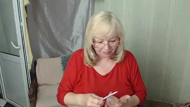 Snapshot of LavandaMay chatting on May 19, 8:26 pm LavandaMay online show from May 19, 8:26 pm