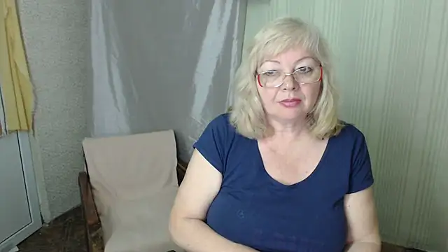 Snapshot of LavandaMay chatting on May 27, 7:11 pm LavandaMay online show from May 27, 7:11 pm