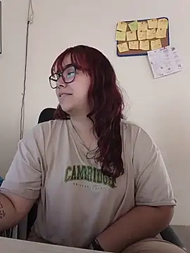 Snapshot of AliceScoot_ chatting on June 22, 6:05 pm AliceScoot online show from June 22, 6:05 pm