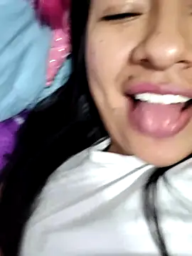 Snapshot of alisonnturbay chatting on June 23, 4:32 am alisonnturbay online show from June 23, 4:32 am