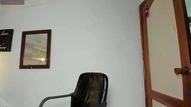 SarahQ65 online show from April 14, 1:39 pm