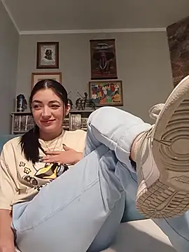 Snapshot of thailycupcake chatting on May 5, 2:47 pm thailycupcake online show from May 5, 2:47 pm