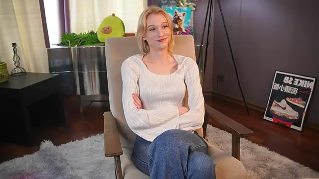 GildaThurgood online show from April 10, 5:34 am