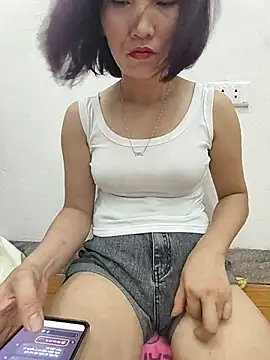 Snapshot of 2_banana chatting on June 20, 2:14 am 2 banana online show from June 20, 2:14 am