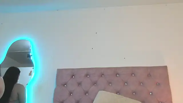 Snapshot of laurenlaine chatting on July 14, 8:47 pm laurenlaine online show from July 14, 8:47 pm