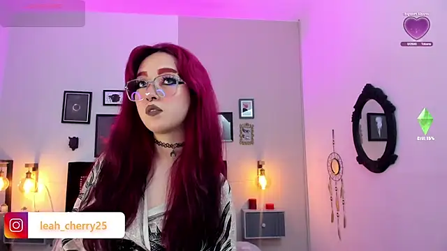 Snapshot of Leah_cherry chatting on June 17, 9:16 pm Leah cherry online show from June 17, 9:16 pm