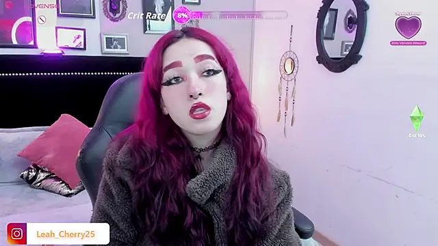 Snapshot of Leah_cherry chatting on June 22, 9:34 pm Leah cherry online show from June 22, 9:34 pm