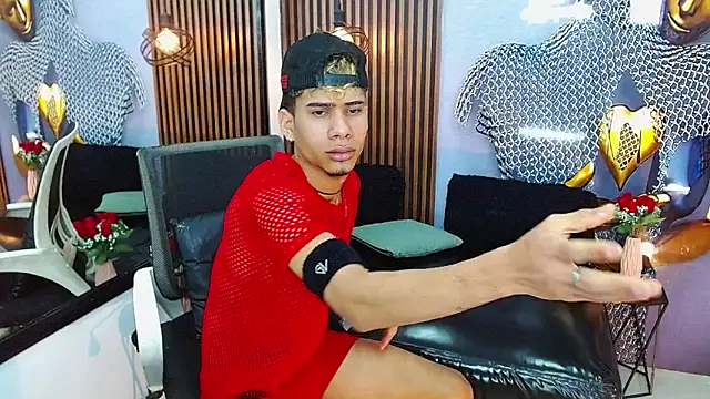 Snapshot of Skinny_cute_Alyer chatting on June 14, 2:24 am Skinny cute Alyer online show from June 14, 2:24 am