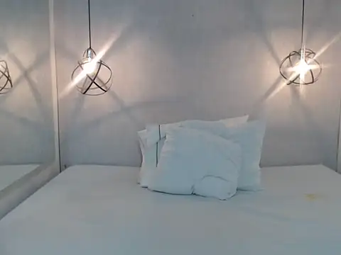Snapshot of Migatica_johnson12 chatting on April 18, 2:59 am Migatica johnson12 online show from April 18, 2:59 am