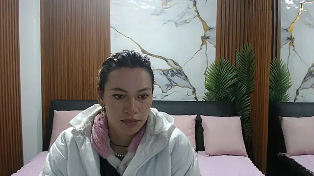 Snapshot of alonddra_tay chatting on April 22, 11:34 am alonddra tay online show from April 22, 11:34 am