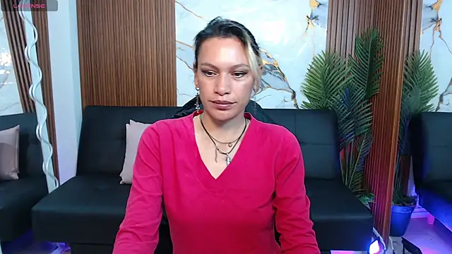 Snapshot of alonddra_tay chatting on May 9, 11:37 am alonddra tay online show from May 9, 11:37 am