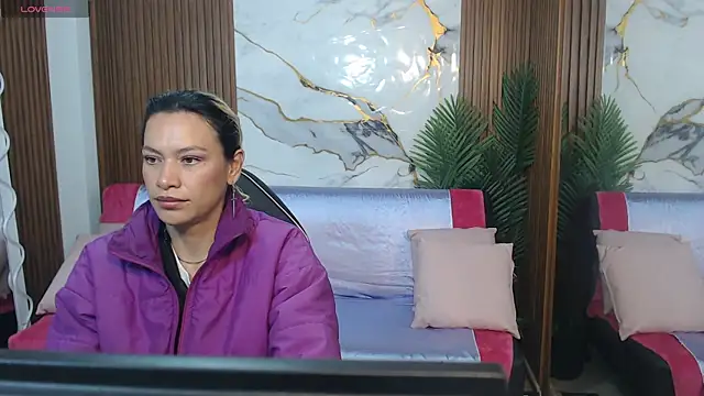 Snapshot of alonddra_tay chatting on May 12, 11:40 am alonddra tay online show from May 12, 11:40 am
