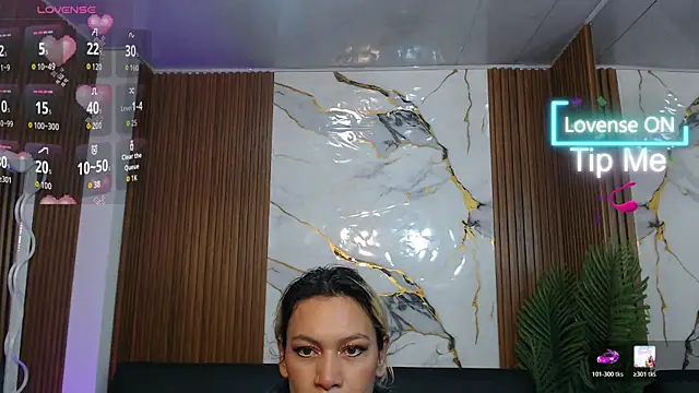 Snapshot of alonddra_tay chatting on May 19, 11:38 am alonddra tay online show from May 19, 11:38 am