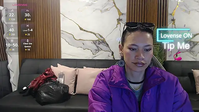 Snapshot of alonddra_tay chatting on May 30, 11:40 am alonddra tay online show from May 30, 11:40 am