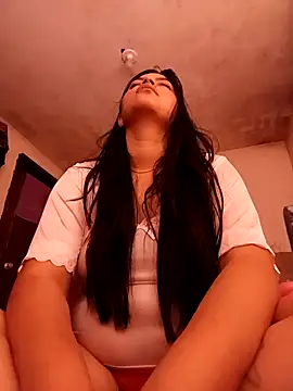 Snapshot of SOFI__10 chatting on May 4, 4:19 am SOFI 10 online show from May 4, 4:19 am