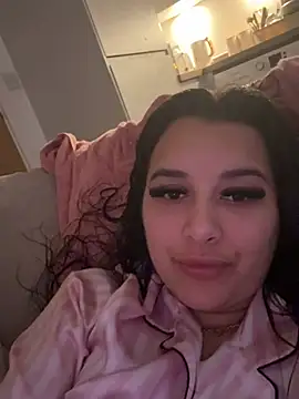 Snapshot of Miavelvetxoxo chatting on April 27, 7:34 pm Miavelvetxoxo online show from April 27, 7:34 pm