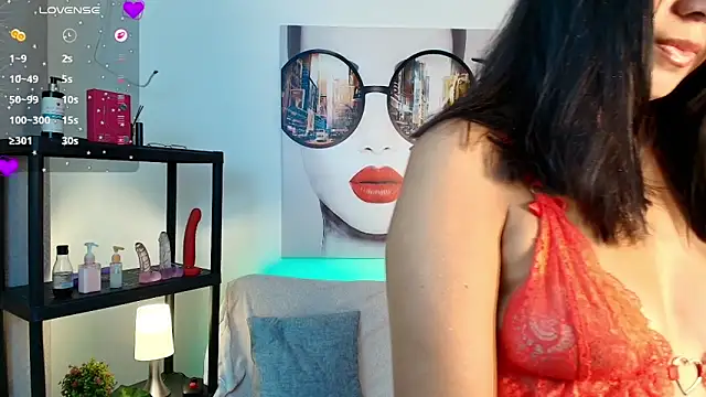 Snapshot of Luna_Ferrer10 chatting on May 30, 6:27 pm Luna Ferrer10 online show from May 30, 6:27 pm