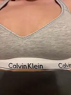 zoey166 online show from April 15, 5:31 pm