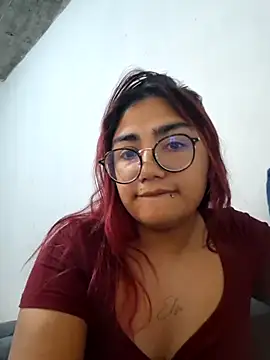 Snapshot of lucyheart_8 chatting on May 17, 4:32 am lucyheart 8 online show from May 17, 4:32 am