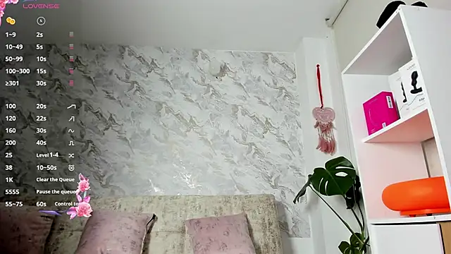 Snapshot of missallydoll chatting on May 26, 11:28 am missallydoll online show from May 26, 11:28 am