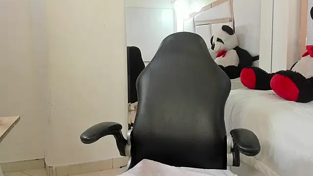 Snapshot of vanel_lope chatting on May 15, 11:12 pm vanel lope online show from May 15, 11:12 pm