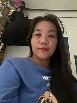 holdmetight21 online show from April 13, 1:44 am