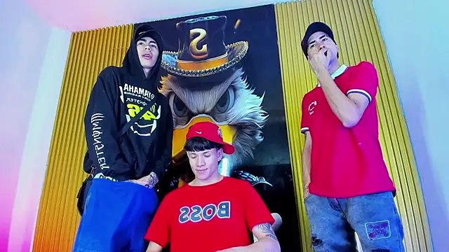 Snapshot of Gang_Members_xxx_ chatting on April 15, 4:52 am Gang Members xxx online show from April 15, 4:52 am