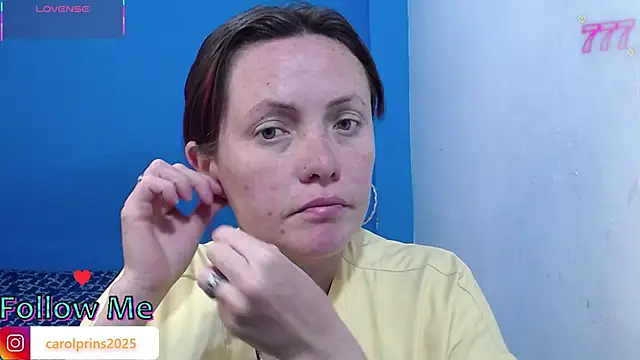 Snapshot of carolinhe26 chatting on May 9, 8:47 pm carolinhe26 online show from May 9, 8:47 pm