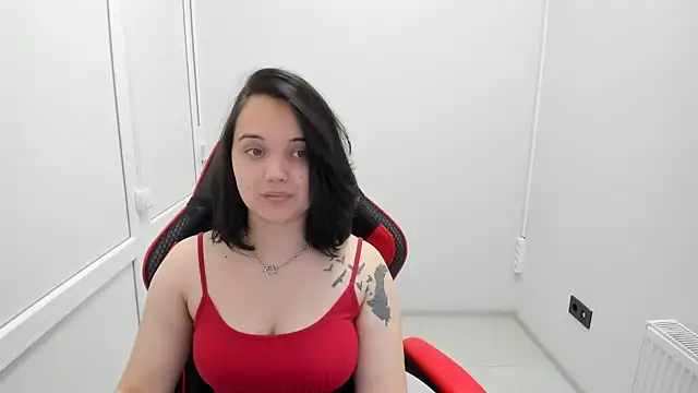 Snapshot of Caroline_cutte chatting on June 19, 7:45 am Caroline cutte online show from June 19, 7:45 am