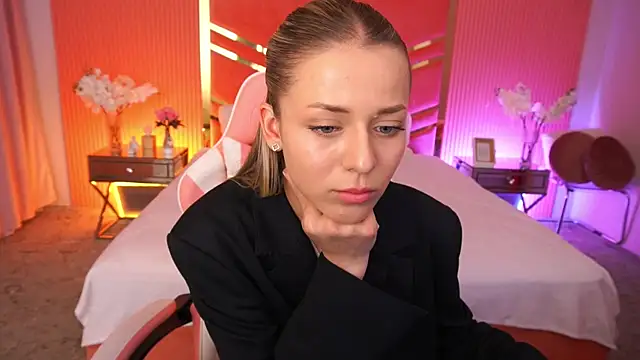 Snapshot of DoveLovee chatting on May 18, 12:55 pm DoveLovee online show from May 18, 12:55 pm