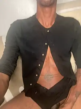 Snapshot of Mrhandsomeazz chatting on April 11, 2:43 pm Mrhandsomeazz online show from April 11, 2:43 pm