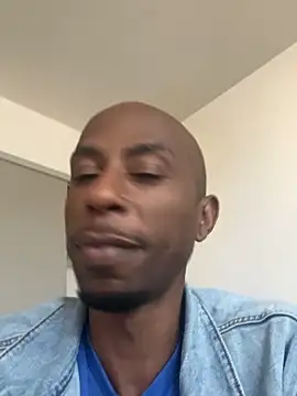 Snapshot of Mrhandsomeazz chatting on May 9, 12:38 am Mrhandsomeazz online show from May 9, 12:38 am