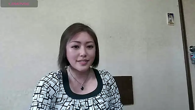 Snapshot of Anna_jpn8 chatting on May 1, 1:10 am Anna jpn8 online show from May 1, 1:10 am